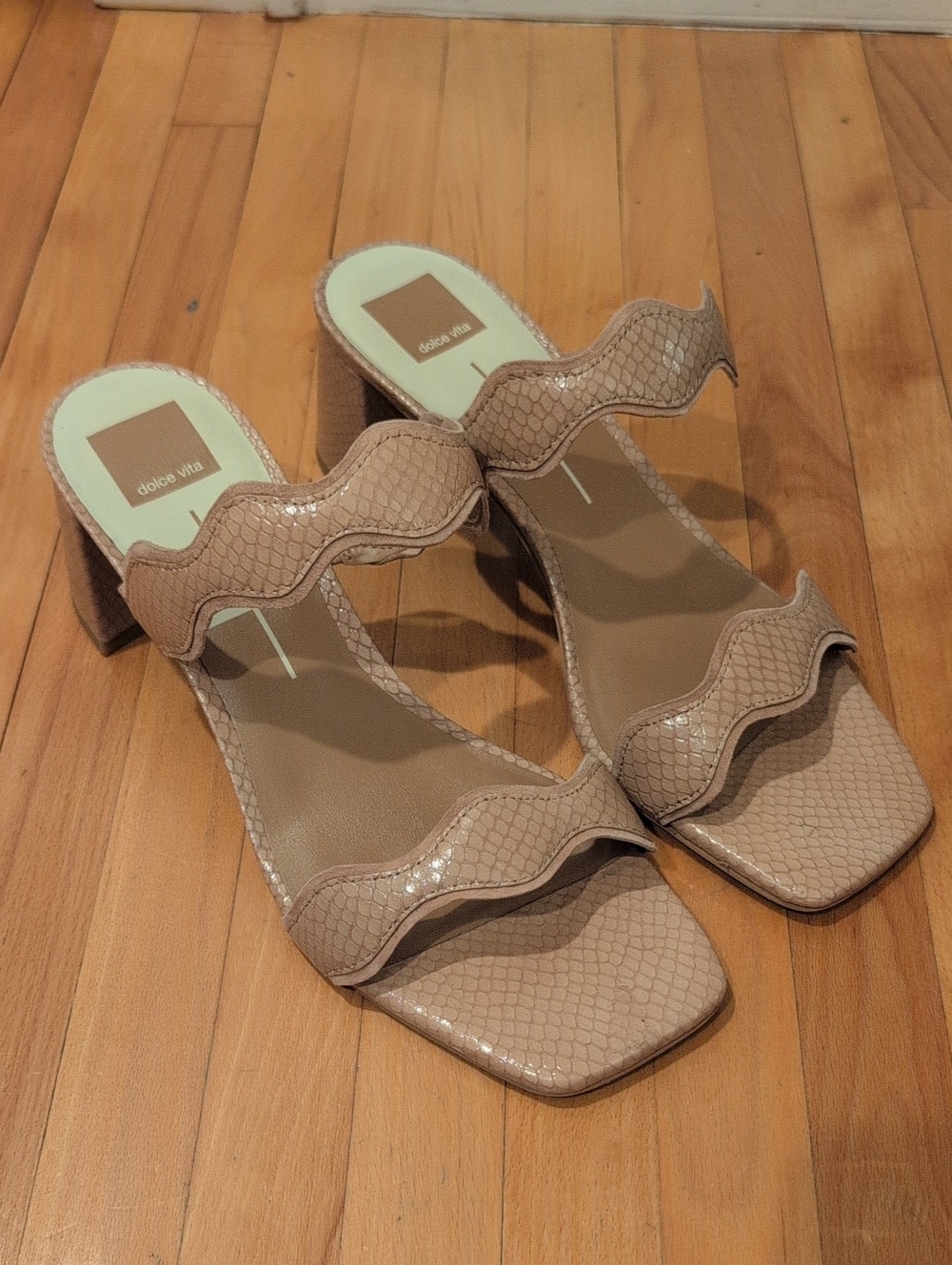 Dolce Vita Ilva Mid-Heel Sandal